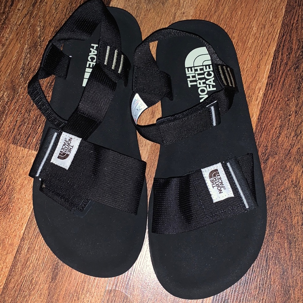 NWOT North Face Sandals